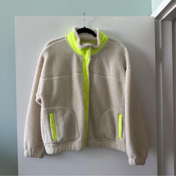Old Navy white Sherpa jacket highlighter yellow neon accents - Picture 2 of 5